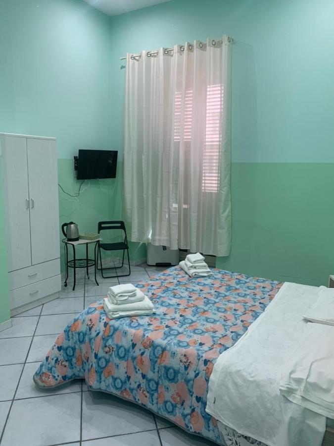 Guesthouse Re Ferdinando เนเปิลส์ ภายนอก รูปภาพ